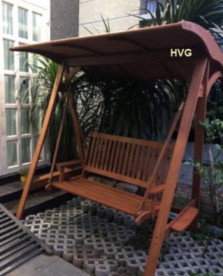 Xích đu gỗ có mai che 02